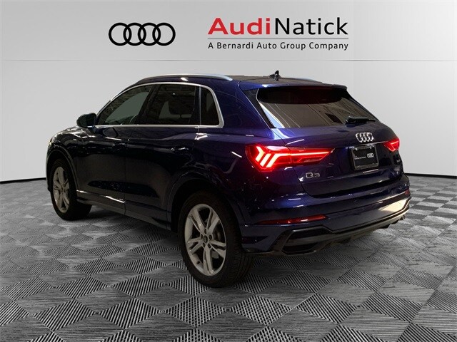 2022 Audi Q3 S line Premium Plus photo 3
