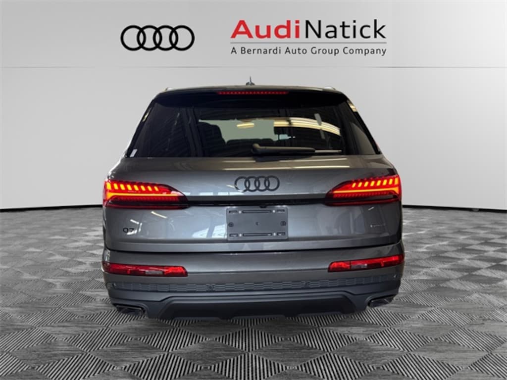 New 2026 Audi Q7 45 Premium Plus SUV