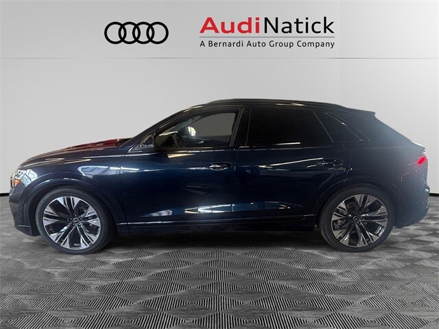 2025 Audi Q8 55 Premium Plus photo 2