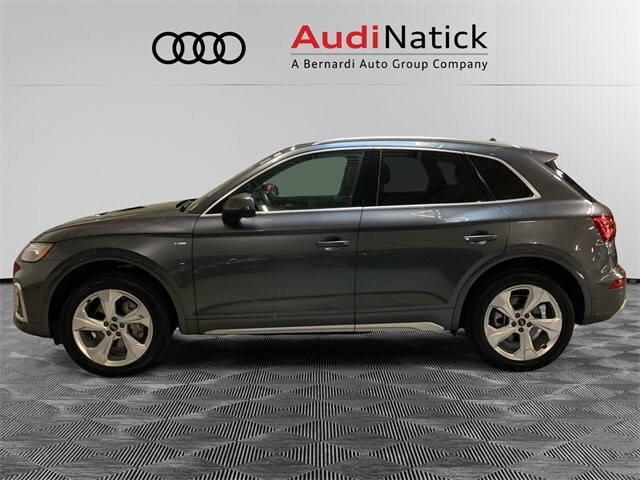 2022 Audi Q5 45 S line Premium Plus photo 2