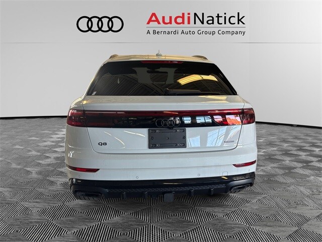 2025 Audi Q8 55 Premium Plus photo 4