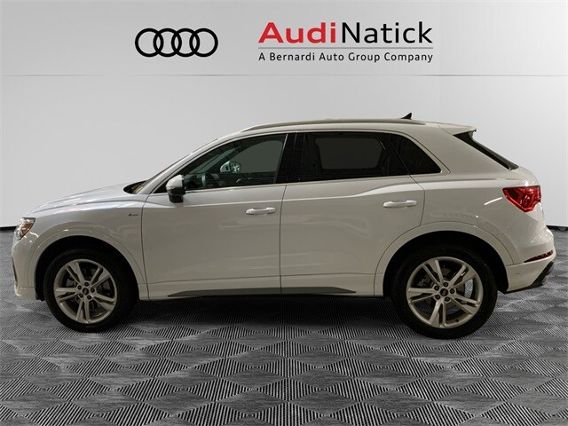 2023 Audi Q3 S line Premium Plus photo 2