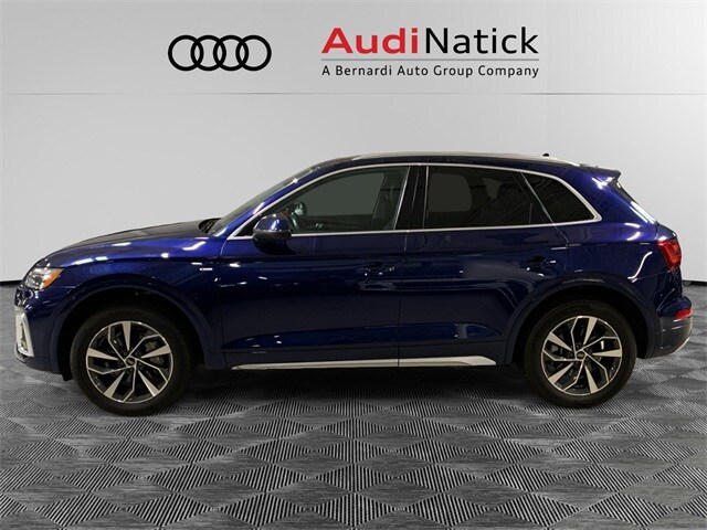 2022 Audi Q5 45 S line Premium Plus photo 2