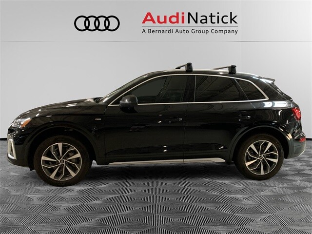 2022 Audi Q5 45 S line Premium Plus photo 2