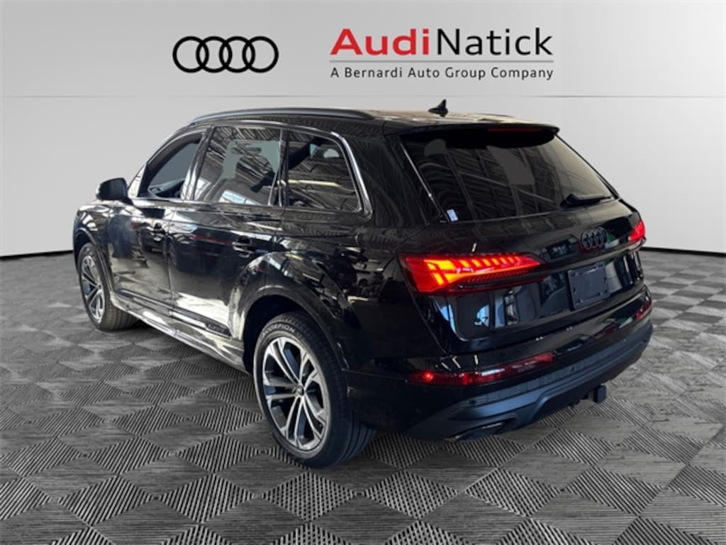 New 2026 Audi Q7 45 Premium SUV