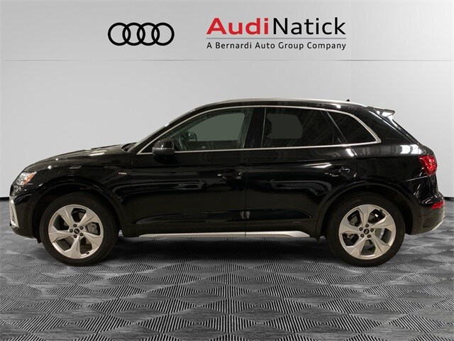 2022 Audi Q5 45 S line Premium Plus photo 2