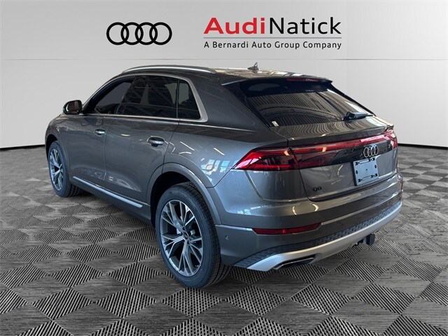 2025 Audi Q8 55 Premium Plus photo 3