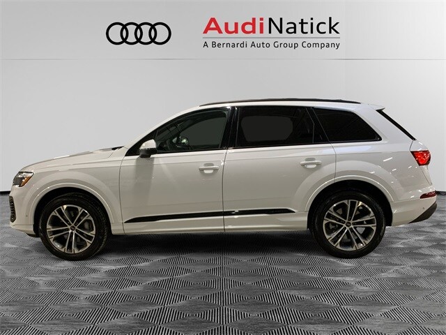 2025 Audi Q7 45 Premium Plus photo 2