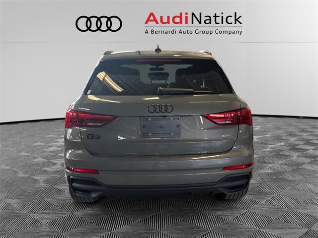 2025 Audi Q3 S line Premium photo 4