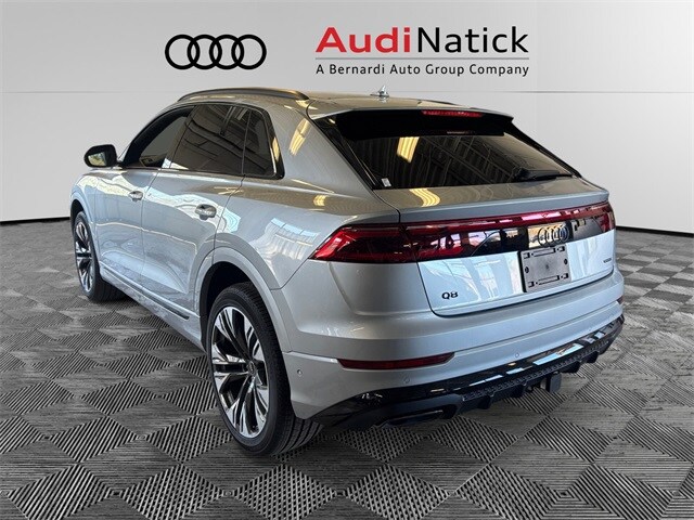2025 Audi Q8 55 Premium Plus photo 3