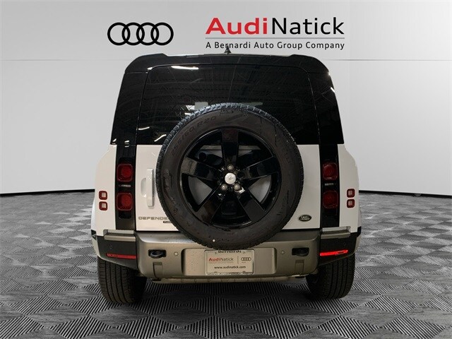 2023 Land Rover Defender 110 X-Dynamic SE photo 3