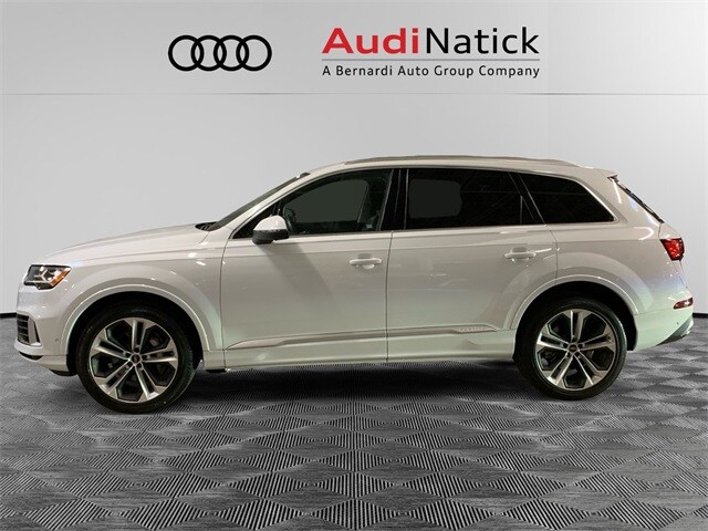 2022 Audi Q7 55 Premium Plus photo 2