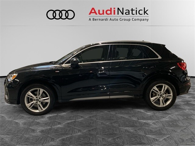 2022 Audi Q3 S line Premium Plus photo 2