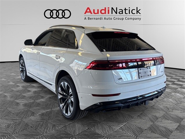 2025 Audi Q8 55 Premium Plus photo 3