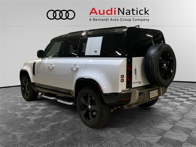 2023 Land Rover Defender 110 X-Dynamic SE photo 2