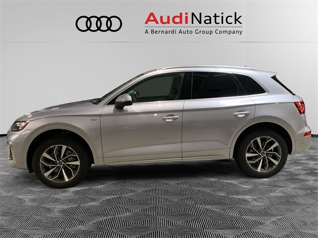 2022 Audi Q5 45 S line Premium Plus photo 2