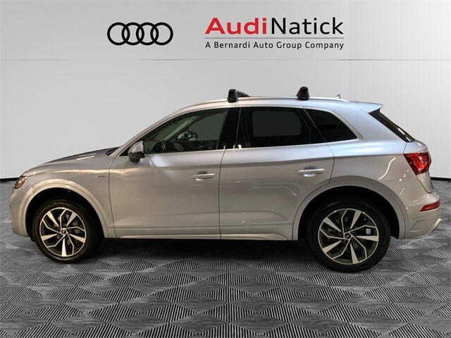 2022 Audi Q5 45 S line Premium Plus photo 2