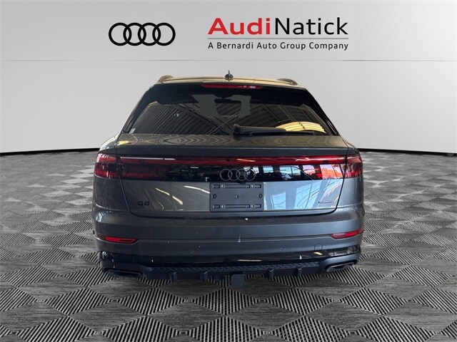 2025 Audi Q8 55 Premium Plus photo 4