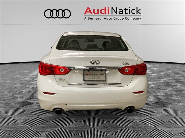 2017 Infiniti Q50 3.0t Premium photo 3