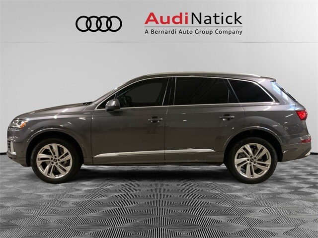 2023 Audi Q7 55 Premium Plus photo 2