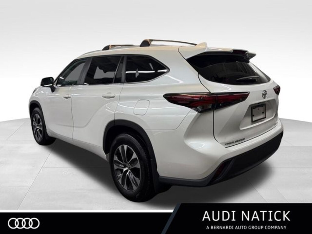 Used 2024 Toyota Highlander XLE SUV