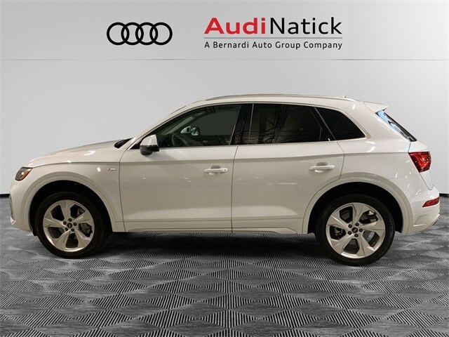 2023 Audi Q5 45 S line Premium Plus photo 2
