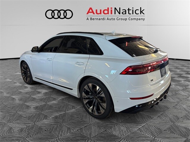 2025 Audi Q8 55 Prestige photo 3