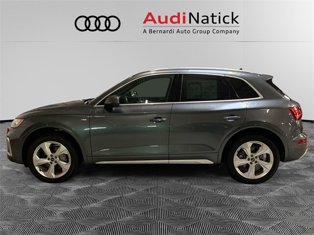 2022 Audi Q5 45 S line Premium photo 2