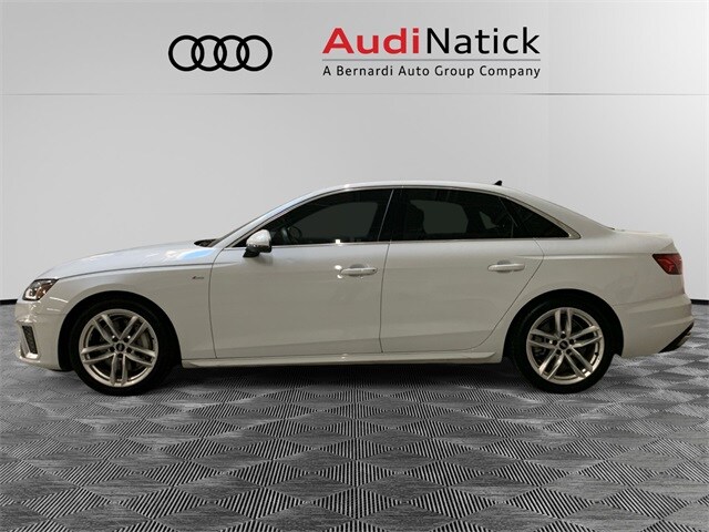 2022 Audi A4 45 S line Premium Plus photo 2