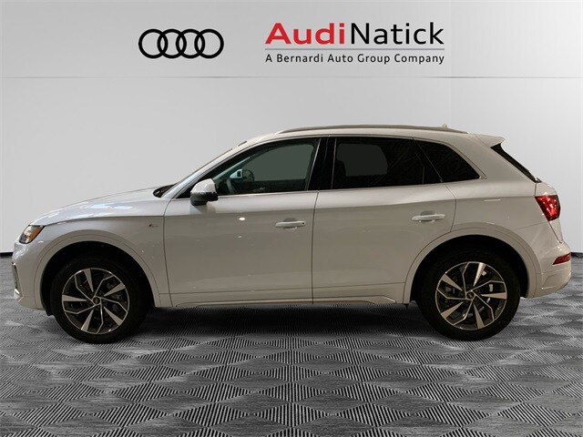2023 Audi Q5 45 S line Premium Plus photo 2