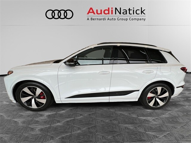 2025 Audi SQ6 photo 2