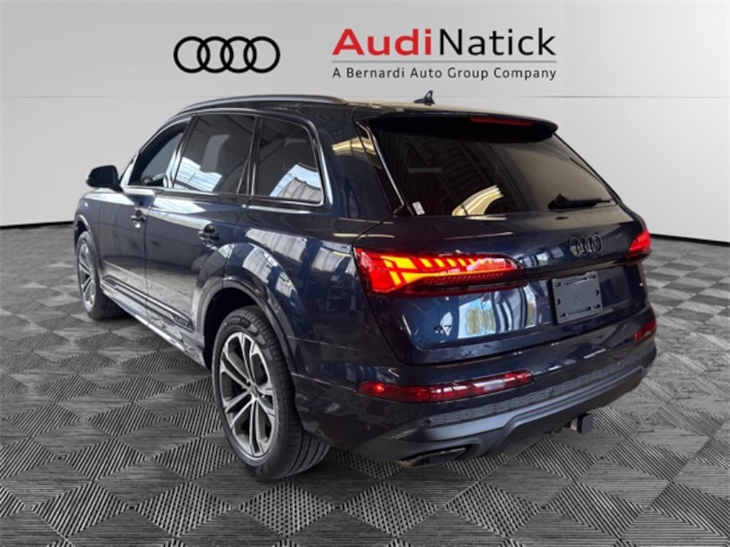 New 2026 Audi Q7 45 Premium SUV