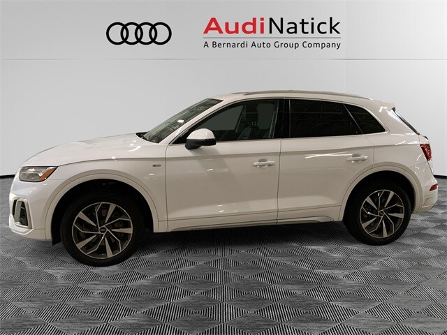 2022 Audi Q5 45 S line Premium photo 2