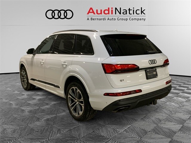 2025 Audi Q7 45 Premium Plus photo 3