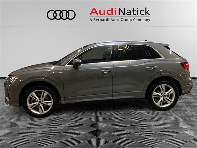 2023 Audi Q3 S line Premium Plus photo 2