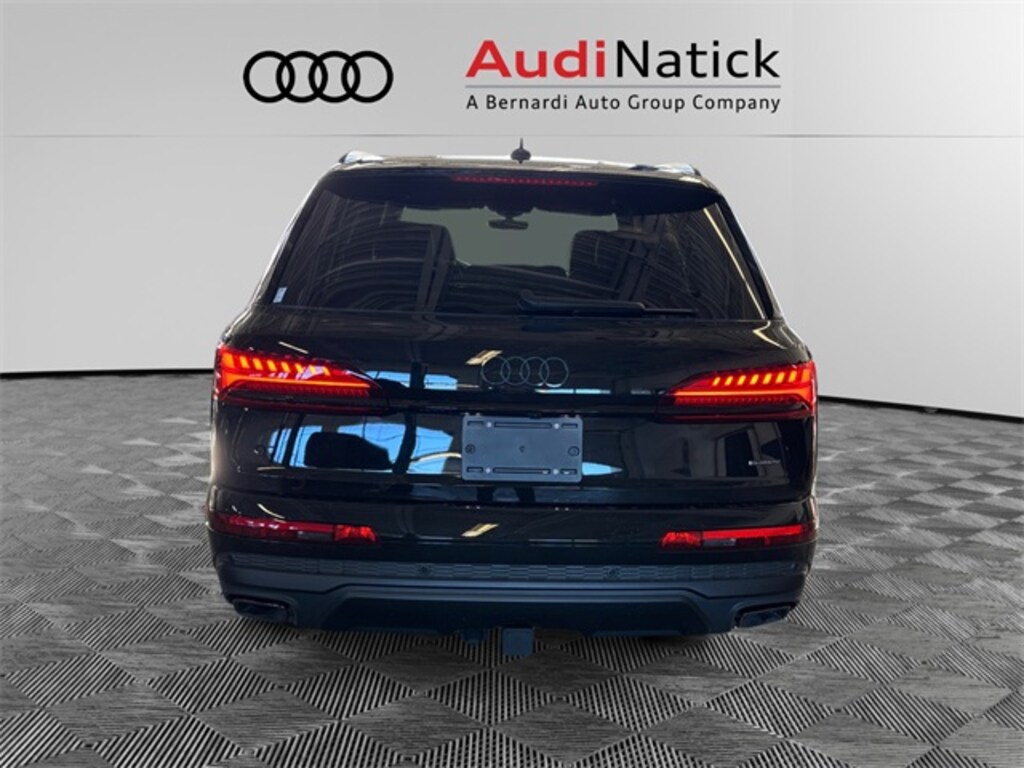 New 2026 Audi Q7 45 Premium SUV
