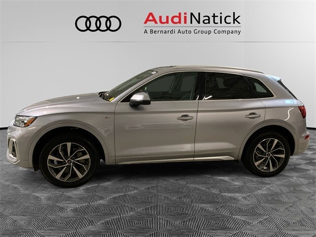 2023 Audi Q5 45 S line Premium Plus photo 2
