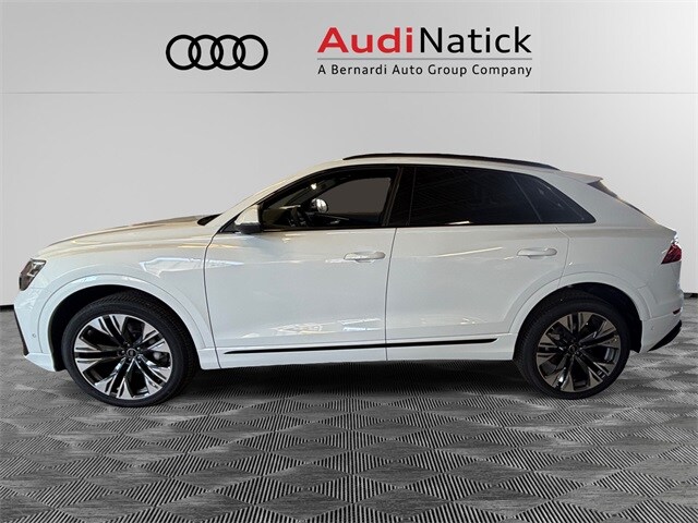 2025 Audi Q8 55 Premium Plus photo 2