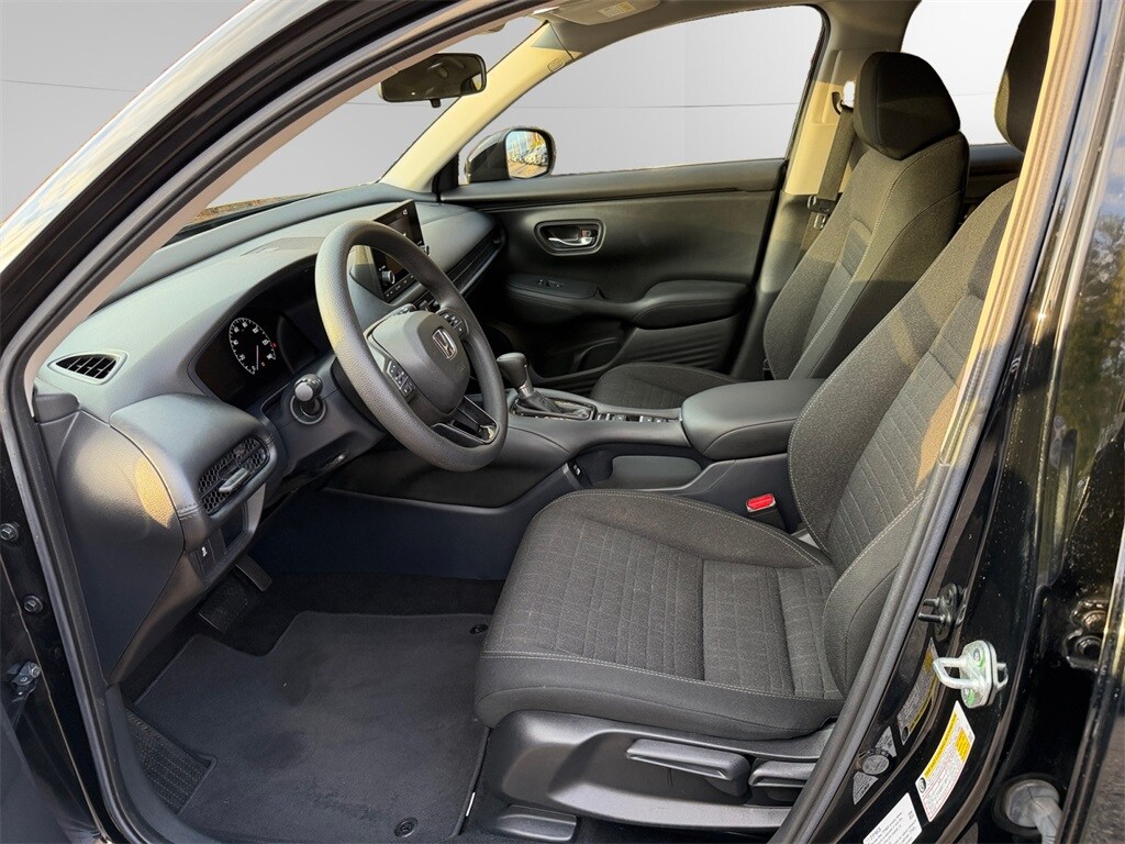 2023 Honda HR-V LX photo 3