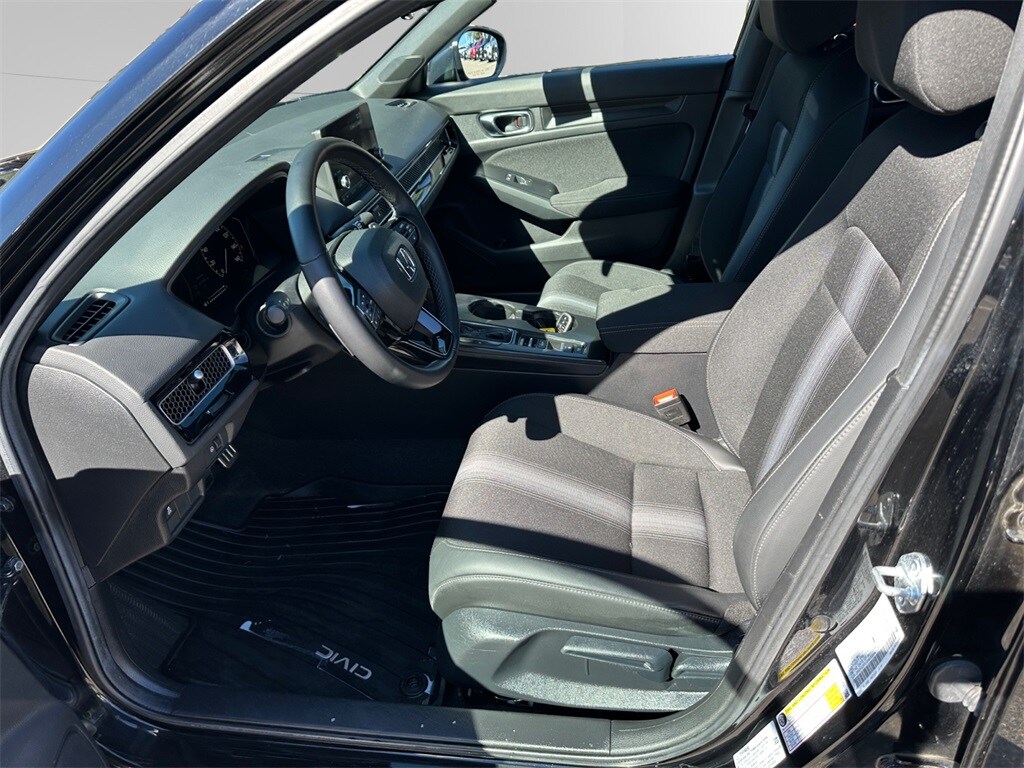 2025 Honda Civic Sport photo 3