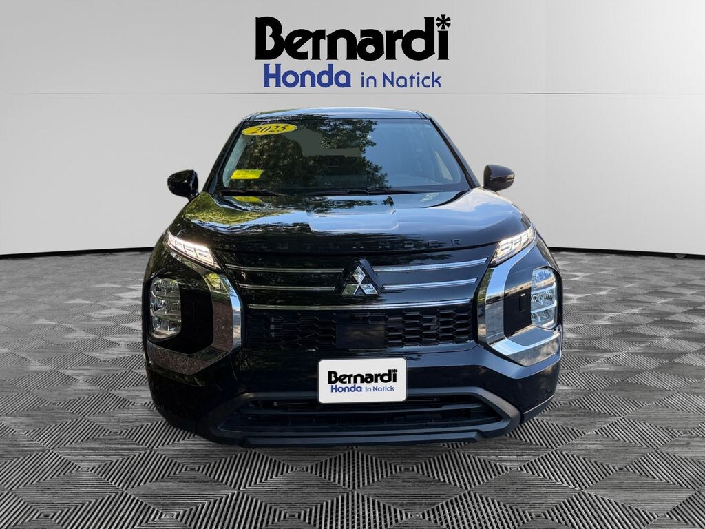 Used 2025 Mitsubishi Outlander ES SUV