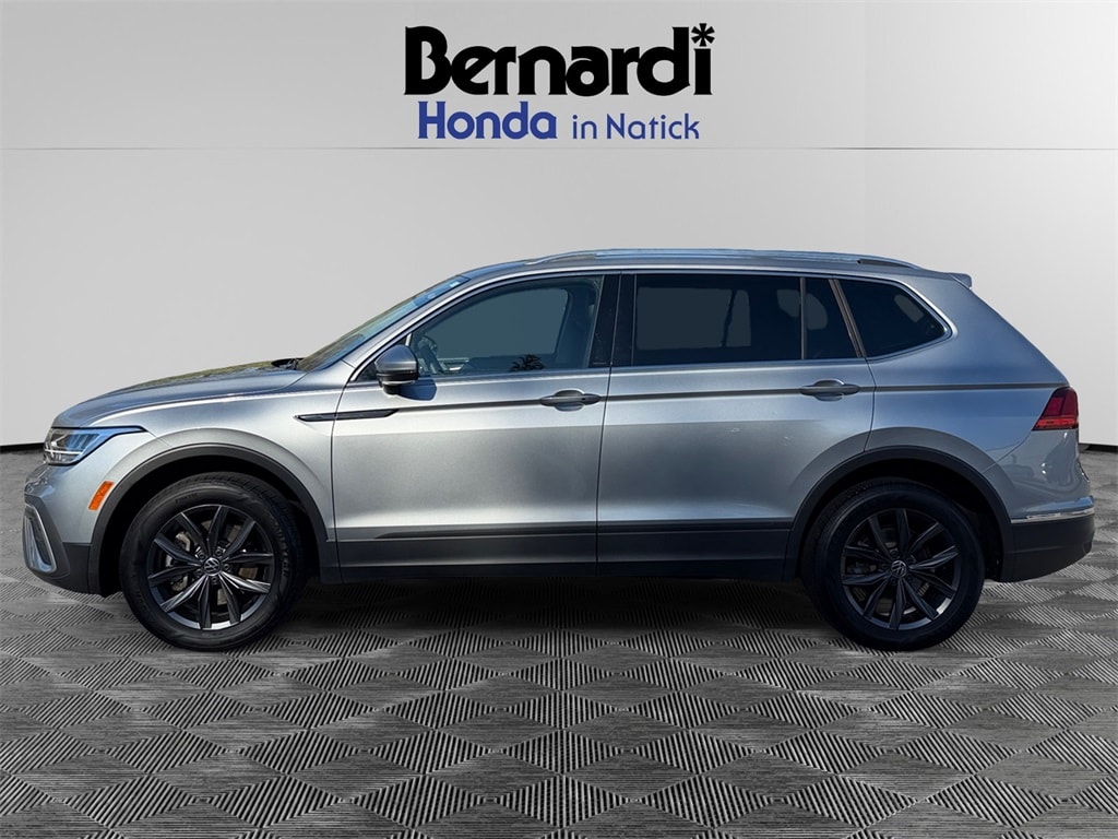 2022 Volkswagen Tiguan SE photo 2
