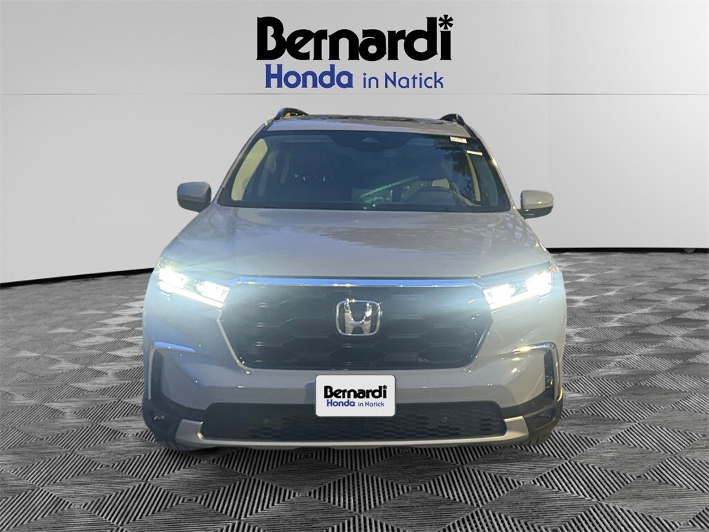 New 2025 Honda Pilot Touring SUV