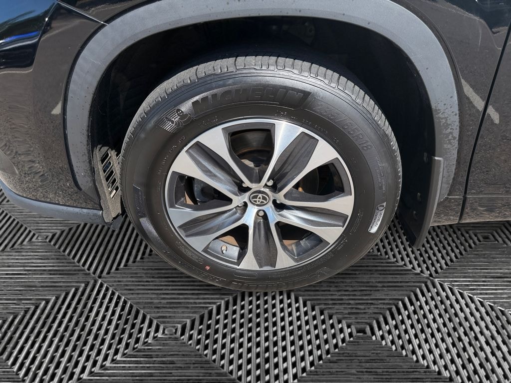 Used 2023 Toyota Highlander XLE SUV