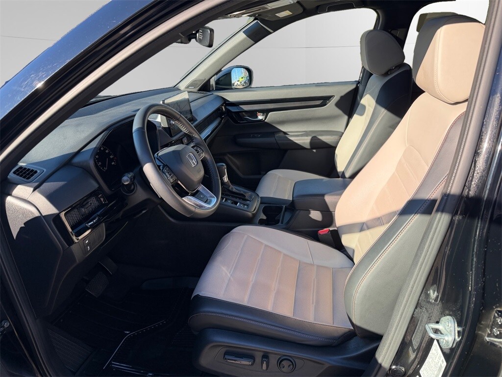 2023 Honda CR-V Hybrid Sport Touring photo 3