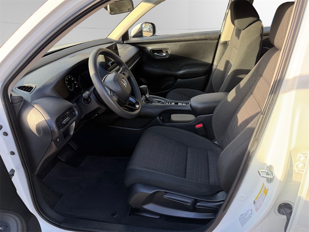 2023 Honda HR-V LX photo 3