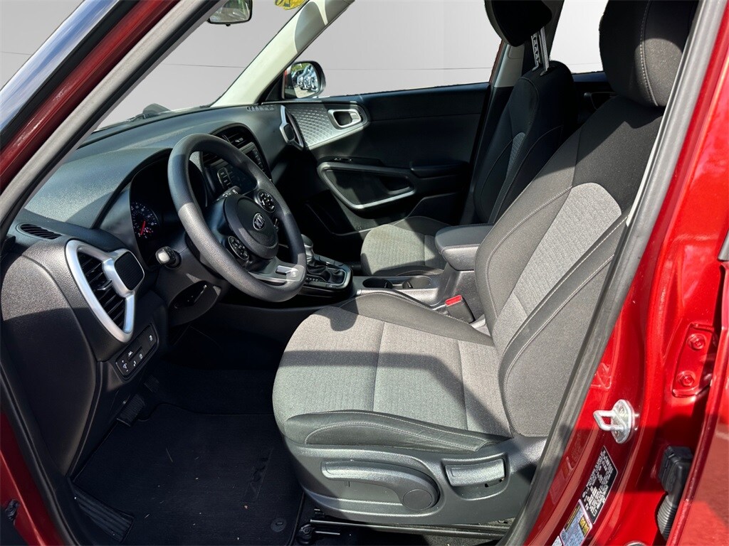 2020 Kia Soul S photo 3