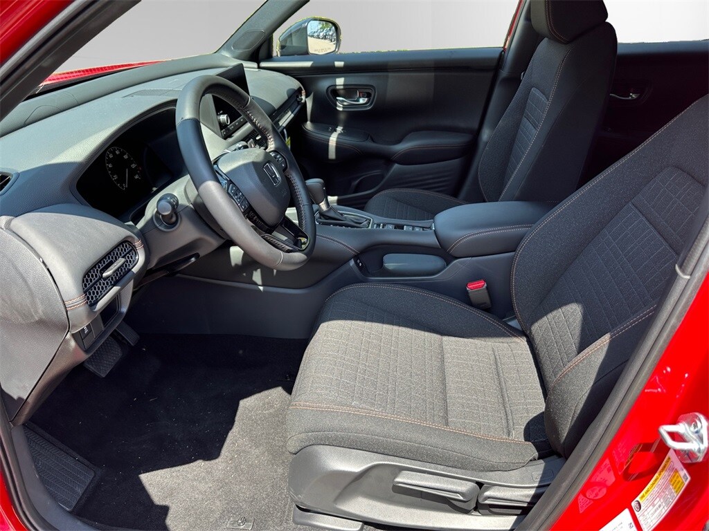 2025 Honda HR-V Sport photo 3