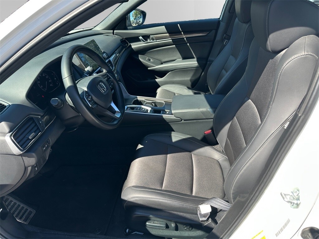 2022 Honda Accord Sport 2.0T photo 3