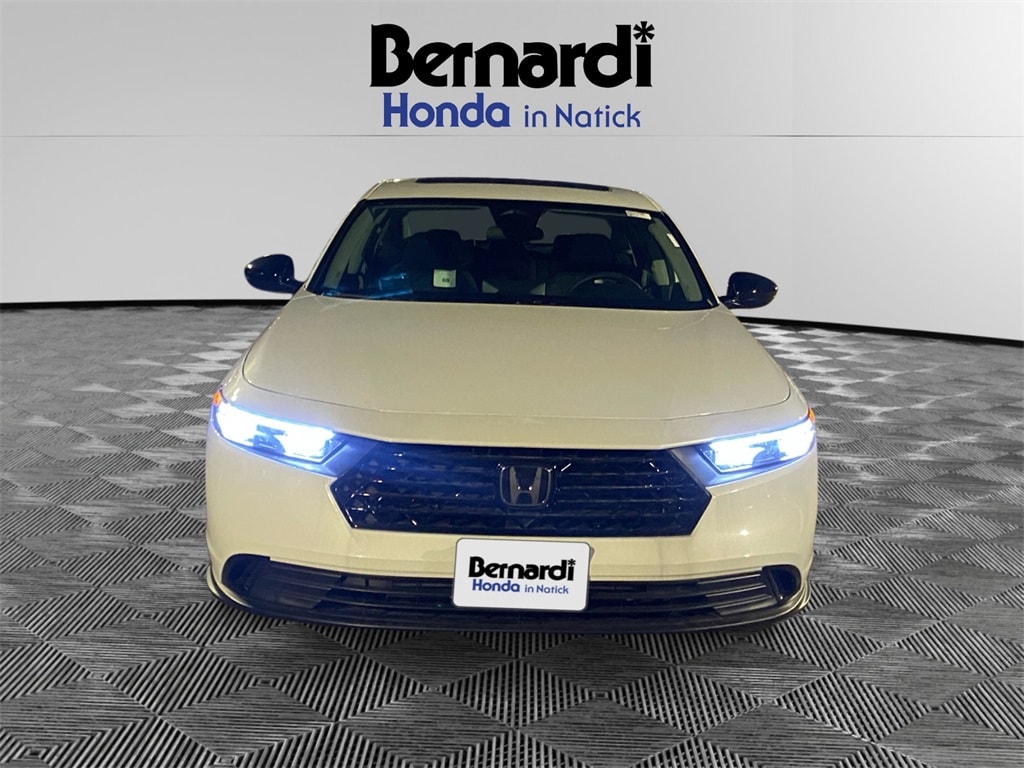 2025 Honda Accord SE's photo